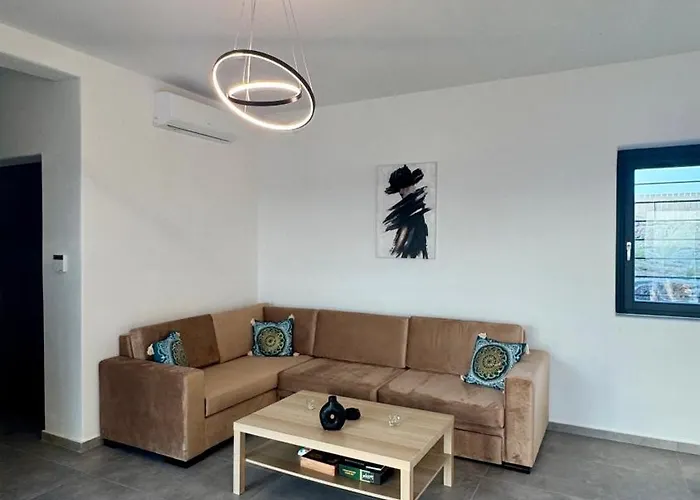 Pearl Of Mykonos Plintri